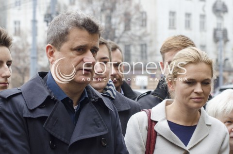  10.11.2014 WARSZAWA KONFERENCJA PRASOWA JANUSZA PALIKOTA I BARBARY NOWACKIEJ PRZED TECZA NA PL. ZBAWICIELA N/Z JANUSZ PALIKOT BARBARA NOWACKA  