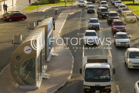  10.11.2014 DUBAJ ZEA <br />ZJEDNOCZONE EMIRATY ARABSKIE<br />ZDJECIE ILUSTRACYJNE<br />N/Z KLIMATYZOWANY PRZYSTANEK AUTOBUSOWY W DUBAJU<br /> 