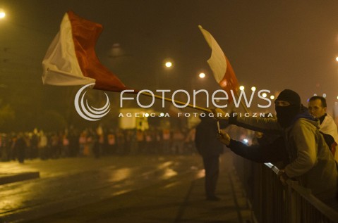  11.11.2014 WARSZAWIE MARSZ NIEPODLEGLOSCI 2014 N/Z ZAMIESZKI STARCIA Z POLICJA  