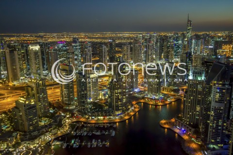  11.11.2014 DUBAJ ZEA <br />ZJEDNOCZONE EMIRATY ARABSKIE<br />ZDJECIE ILUSTRACYJNE<br />N/Z SWIATLA CENTRUM DUBAJU WIDZIANE Z HOTELU MARRIOTT<br /> 