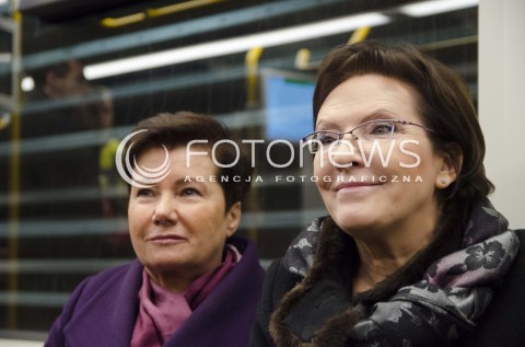  14.11.2014 WARSZAWA <br />PREMIER RP EWA KOPACZ ORAZ PREZYDENT WARSZAWY HANNA GRONKIEWICZ WALTZ ZWIEDZAJA DRUGA LINIE METRA <br />N/Z PREMIER EWA KOPACZ PREZYDENT WARSZAWY HANNA GRONKIEWICZ WALTZ<br />  
