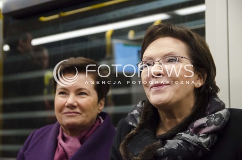  14.11.2014 WARSZAWA <br />PREMIER RP EWA KOPACZ ORAZ PREZYDENT WARSZAWY HANNA GRONKIEWICZ WALTZ ZWIEDZAJA DRUGA LINIE METRA <br />N/Z PREMIER EWA KOPACZ PREZYDENT WARSZAWY HANNA GRONKIEWICZ WALTZ<br />  