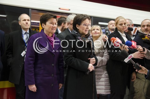  14.11.2014 WARSZAWA <br />PREMIER RP EWA KOPACZ ORAZ PREZYDENT WARSZAWY HANNA GRONKIEWICZ WALTZ ZWIEDZAJA DRUGA LINIE METRA <br />N/Z PREMIER EWA KOPACZ PREZYDENT WARSZAWY HANNA GRONKIEWICZ WALTZ DZIENNIKARZE<br /> 