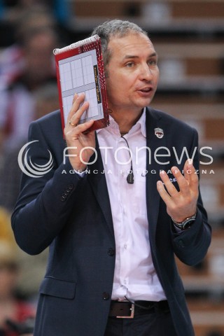  15.11.2014 RZESZOW <br />SIATKOWKA PLUS LIGA 2014/2015 MEN VOLLEYBALL POLAND POLISH PLUSLIGA LEAGUE SEASON 2014/2015 <br />MECZ ASSECO RESOVIA RZESZOW - TRANSFER BYDGOSZCZ<br />N/Z ANDRZEJ KOWAL - TRENER ( HEAD COACH ) SYLWETKA RADOSC EMOCJE <br /> 