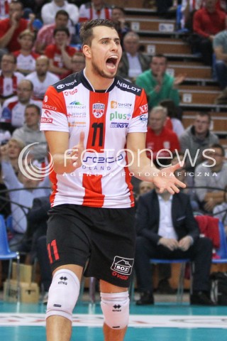  15.11.2014 RZESZOW <br />SIATKOWKA PLUS LIGA 2014/2015 MEN VOLLEYBALL POLAND POLISH PLUSLIGA LEAGUE SEASON 2014/2015 <br />MECZ ASSECO RESOVIA RZESZOW - TRANSFER BYDGOSZCZ<br />N/Z FABIAN DRZYZGA SYLWETKA RADOSC EMOCJE <br /> 