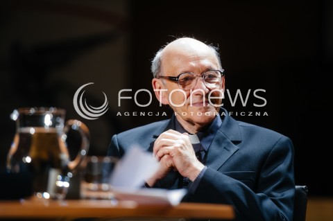  18.11.2014 RZESZOW FILHARMONIA PODKARPACKA <br />WYKLAD OTWARTY KSIADZA PROFESORA MICHALA HELLERA PT OD WIELKIEGO WYBUCHU DO GULAGU JAK USPRAWIEDLIWIC HISTORIE WSZECHSWIATA <br />N/Z KSIADZ PROFESOR MICHAL HELLER <br /> 