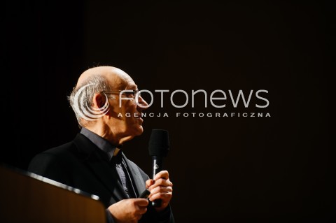  18.11.2014 RZESZOW FILHARMONIA PODKARPACKA <br />WYKLAD OTWARTY KSIADZA PROFESORA MICHALA HELLERA PT OD WIELKIEGO WYBUCHU DO GULAGU JAK USPRAWIEDLIWIC HISTORIE WSZECHSWIATA <br />N/Z KSIADZ PROFESOR MICHAL HELLER <br /> 