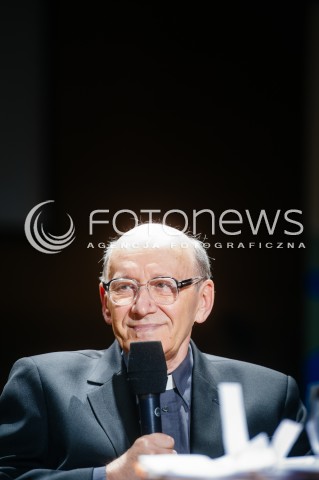  18.11.2014 RZESZOW FILHARMONIA PODKARPACKA <br />WYKLAD OTWARTY KSIADZA PROFESORA MICHALA HELLERA PT OD WIELKIEGO WYBUCHU DO GULAGU JAK USPRAWIEDLIWIC HISTORIE WSZECHSWIATA <br />N/Z KSIADZ PROFESOR MICHAL HELLER <br /> 