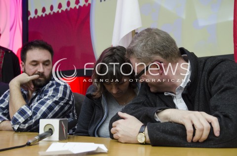  20.11.2014 WARSZAWA <br />PROTEST OKUPACYJNY W BUDYNKU PANSTWOWEJ KOMISJI WYBORCZEJ Z POWODU NIEPRAWIDLOWOSCI PODCZAS WYBOROW<br />N/Z  OKUPACJA EWA STANKIEWICZ GRZEGORZ BRAUN<br /> 