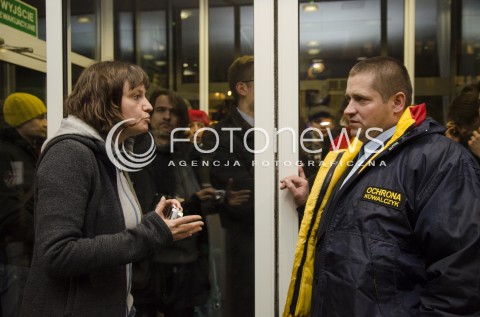  20.11.2014 WARSZAWA <br />PROTEST OKUPACYJNY W BUDYNKU PANSTWOWEJ KOMISJI WYBORCZEJ Z POWODU NIEPRAWIDLOWOSCI PODCZAS WYBOROW<br />N/Z  OKUPACJA OCHRONIARZ EWA STANKIEWICZ<br /> 