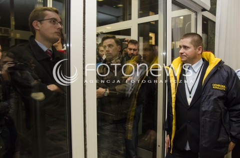  20.11.2014 WARSZAWA <br />PROTEST OKUPACYJNY W BUDYNKU PANSTWOWEJ KOMISJI WYBORCZEJ Z POWODU NIEPRAWIDLOWOSCI PODCZAS WYBOROW<br />N/Z  OKUPACJA ROBERT WINNICKI<br /> 