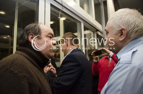  20.11.2014 WARSZAWA <br />PROTEST OKUPACYJNY W BUDYNKU PANSTWOWEJ KOMISJI WYBORCZEJ Z POWODU NIEPRAWIDLOWOSCI PODCZAS WYBOROW<br />N/Z  OKUPACJA STARCIE<br /> 
