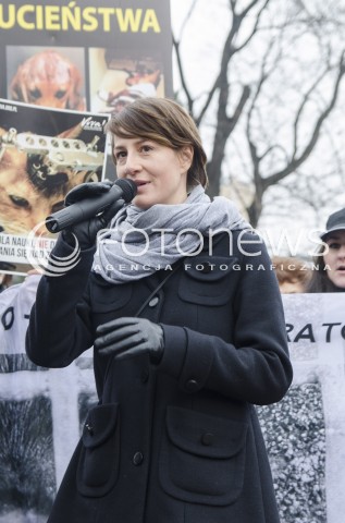  26.11.2014 WARSZAWA <br />PROTEST POD SEJMEM PRZECIWKO PRZEMOCY NA ZWIERZETACH  <br />N/Z  MAJA OSTASZEWSKA<br /> 