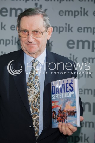  26.11.2014 WARSZAWA EMPIK<br />SPOTKANIE Z NORMANEM DAVIESEM<br />N/Z NORMAN DAVIES<br /> 