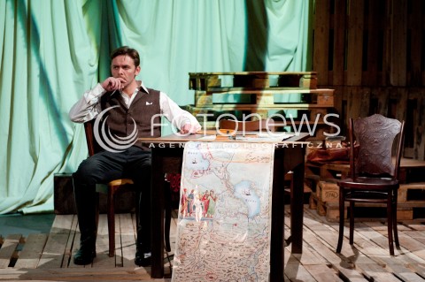  02.12.2014 WARSZAWA SCENA PRZODOWNIK<br />PROBA MEDIALNA SPEKTAKLU ROSYJSKI KONTRAKT<br />N/Z MARCIN SZTABINSKI<br /> 