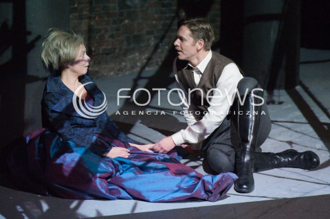  02.12.2014 WARSZAWA SCENA PRZODOWNIK<br />PROBA MEDIALNA SPEKTAKLU ROSYJSKI KONTRAKT<br />N/Z AGNIESZKA ROSZKOWSKA MARCIN SZTABINSKI<br /> 
