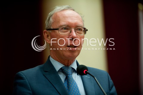  04.12.2014 WARSZAWA<br />ZAPRZYSIEZENIE HANNY GRONKIEWICZ - WALTZ NA PREZYDENT WARSZAWY<br />N/Z WOJEWODA MAZOWIECKI JACEK KOZLOWKSI<br /> 