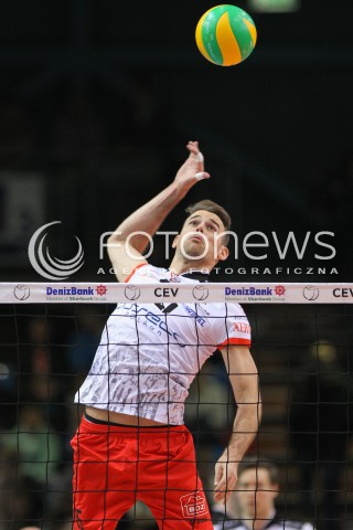  04.12.2014 RZESZOW POLAND <br />SIATKOWKA LIGA MISTRZOW MEN CEV VOLLEYBALL CHAMPIONS LEAGUE 2013 <br />MATCH ASSECO RESOVIA -  BERLIN RECYCLING VOLLEYS<br />N/Z RUSSELL HOLMES SYLWETKA ATAK<br /> 