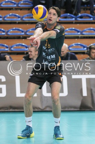  07.12.2014 RZESZOW <br />SIATKOWKA PLUS LIGA 2014/2015 MEN VOLLEYBALL POLAND POLISH PLUSLIGA LEAGUE SEASON 2014/2015 <br />MECZ ASSECO RESOVIA RZESZOW - CUPRUM LUBIN<br />N/Z LUKASZ KADZIEWICZ SYLWETKA <br /> 