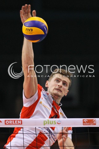  07.12.2014 RZESZOW <br />SIATKOWKA PLUS LIGA 2014/2015 MEN VOLLEYBALL POLAND POLISH PLUSLIGA LEAGUE SEASON 2014/2015 <br />MECZ ASSECO RESOVIA RZESZOW - CUPRUM LUBIN<br />N/Z  PIOTR NOWAKOWSKI  SYLWETKA ATAK<br /> 
