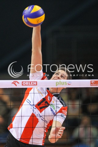  07.12.2014 RZESZOW <br />SIATKOWKA PLUS LIGA 2014/2015 MEN VOLLEYBALL POLAND POLISH PLUSLIGA LEAGUE SEASON 2014/2015 <br />MECZ ASSECO RESOVIA RZESZOW - CUPRUM LUBIN<br />N/Z  NIKOLAY PENCZEV ( PENCHEV )  SYLWETKA ATAK<br /> 