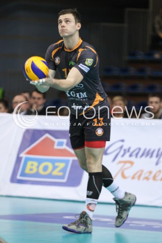 07.12.2014 RZESZOW <br />SIATKOWKA PLUS LIGA 2014/2015 MEN VOLLEYBALL POLAND POLISH PLUSLIGA LEAGUE SEASON 2014/2015 <br />MECZ ASSECO RESOVIA RZESZOW - CUPRUM LUBIN<br />N/Z  SZYMON ROMAC SYLWETKA <br /> 