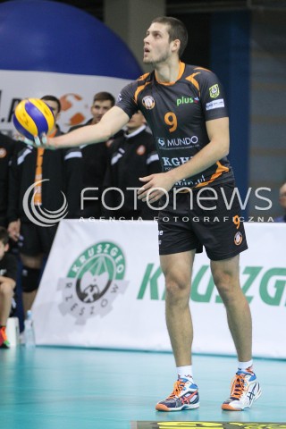  07.12.2014 RZESZOW <br />SIATKOWKA PLUS LIGA 2014/2015 MEN VOLLEYBALL POLAND POLISH PLUSLIGA LEAGUE SEASON 2014/2015 <br />MECZ ASSECO RESOVIA RZESZOW - CUPRUM LUBIN<br />N/Z  DMYTRO PASHYTSKYY SYLWETKA <br /> 