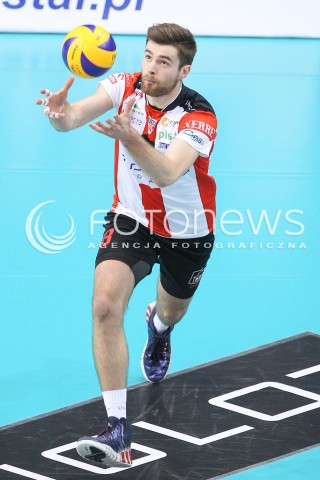  07.12.2014 RZESZOW <br />SIATKOWKA PLUS LIGA 2014/2015 MEN VOLLEYBALL POLAND POLISH PLUSLIGA LEAGUE SEASON 2014/2015 <br />MECZ ASSECO RESOVIA RZESZOW - CUPRUM LUBIN<br />N/Z  DAWID DRYJA SYLWETKA <br /> 