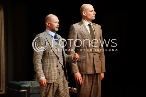  11.12.2014 WARSZAWA OCH TEATR<br />PROBA MEDIALNA UPADLE ANIOLY<br />N/Z MACIEJ WIERZBICKI WOJCIECH KALARUS<br /> 