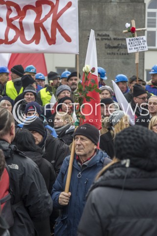  13.12.2014 WARSZAWA POLAND<br />MARSZ W OBRONIE DEMOKRACJI I WOLNOSCI MEDIOW <br />Z UDZIALEM PREZESA PIS JAROSLAWA KACZYNSKIEGO<br />N/Z UCZESTNICY<br /> 