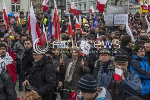  13.12.2014 WARSZAWA POLAND<br />MARSZ W OBRONIE DEMOKRACJI I WOLNOSCI MEDIOW <br />Z UDZIALEM PREZESA PIS JAROSLAWA KACZYNSKIEGO<br />N/Z UCZESTNICY<br /> 