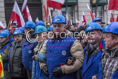  13.12.2014 WARSZAWA POLAND<br />MARSZ W OBRONIE DEMOKRACJI I WOLNOSCI MEDIOW <br />Z UDZIALEM PREZESA PIS JAROSLAWA KACZYNSKIEGO<br />N/Z UCZESTNICY<br /> 