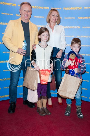  15.12.2014 WARSZAWA KINO ATLANTIC<br />POKAZ PRASOWY MIS PADDINGTON<br />N/Z ALEKSANDER MIKOLAJCZAK Z RODZINA<br /> 