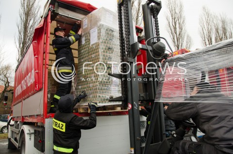  17.12.2014 WARSZAWA <br />ODPRAWA POLSKIEGO TRANSPORTU Z POMOCA HUMANITARNA DLA UKRAINY <br />N/Z KONWOJ TRANSPORT PAKOWANIE STRAZ POZARNA<br /> 