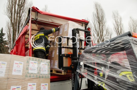  17.12.2014 WARSZAWA <br />ODPRAWA POLSKIEGO TRANSPORTU Z POMOCA HUMANITARNA DLA UKRAINY <br />N/Z KONWOJ TRANSPORT PAKOWANIE STRAZ POZARNA<br /> 