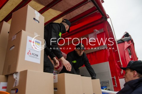  17.12.2014 WARSZAWA <br />ODPRAWA POLSKIEGO TRANSPORTU Z POMOCA HUMANITARNA DLA UKRAINY <br />N/Z KONWOJ TRANSPORT PAKOWANIE STRAZ POZARNA<br /> 