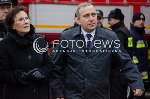  17.12.2014 WARSZAWA <br />ODPRAWA POLSKIEGO TRANSPORTU Z POMOCA HUMANITARNA DLA UKRAINY <br />N/Z KONWOJ TRANSPORT GRZEGORZ SCHETYNA  PREMIER EWA KOPACZ<br /> 