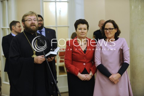  18.12.2014 WARSZAWA<br />SPOTKANIE SWIATECZNE RADY WARSZAWY<br />N/Z PREZYDENT WARSZAWY HANNA GRONKIEWICZ WALTZ PRZEWODNICZACA RADY MIASTA WARSZAWY DOROTA EWA MALINOWSKA GRUPINSKA KSIADZ<br /> 