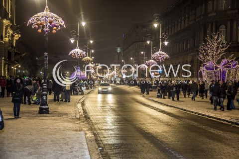  26.12.2014 WARSZAWA<br />ZDJECIE ILUSTRACYJNE<br />N/Z KRAKOWSKIE PRZEDMIESCIE ZIMA OZDOBY SWIATECZNE<br /> 