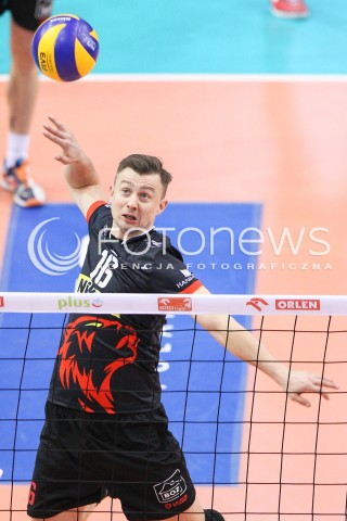  04.01.2015 RZESZOW <br />SIATKOWKA PLUS LIGA 2014/2015 MEN VOLLEYBALL POLAND POLISH PLUSLIGA LEAGUE SEASON 2014/2015 <br />MECZ ASSECO RESOVIA RZESZOW - ZAKSA KEDZIERZYN KOZLE<br />N/Z KRZYSZTOF IGNACZAK SYLWETKA ATAK <br /> 