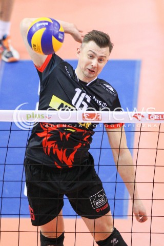  04.01.2015 RZESZOW <br />SIATKOWKA PLUS LIGA 2014/2015 MEN VOLLEYBALL POLAND POLISH PLUSLIGA LEAGUE SEASON 2014/2015 <br />MECZ ASSECO RESOVIA RZESZOW - ZAKSA KEDZIERZYN KOZLE<br />N/Z KRZYSZTOF IGNACZAK SYLWETKA ATAK <br /> 