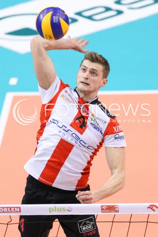  04.01.2015 RZESZOW <br />SIATKOWKA PLUS LIGA 2014/2015 MEN VOLLEYBALL POLAND POLISH PLUSLIGA LEAGUE SEASON 2014/2015 <br />MECZ ASSECO RESOVIA RZESZOW - ZAKSA KEDZIERZYN KOZLE<br />N/Z PIOTR NOWAKOWSKI SYLWETKA ATAK<br /> 