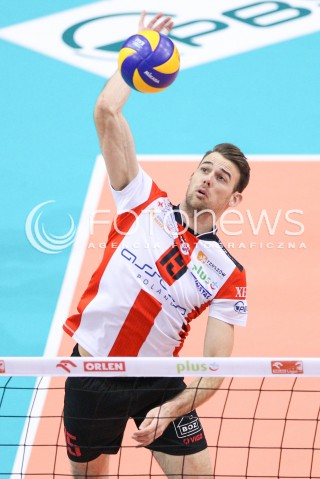  04.01.2015 RZESZOW <br />SIATKOWKA PLUS LIGA 2014/2015 MEN VOLLEYBALL POLAND POLISH PLUSLIGA LEAGUE SEASON 2014/2015 <br />MECZ ASSECO RESOVIA RZESZOW - ZAKSA KEDZIERZYN KOZLE<br />N/Z RUSSELL HOLMES SYLWETKA ATAK<br /> 