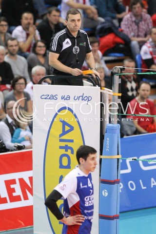  04.01.2015 RZESZOW <br />SIATKOWKA PLUS LIGA 2014/2015 MEN VOLLEYBALL POLAND POLISH PLUSLIGA LEAGUE SEASON 2014/2015 <br />MECZ ASSECO RESOVIA RZESZOW - ZAKSA KEDZIERZYN KOZLE<br />N/Z SEDZIA PAWEL BURKIEWICZ ZOLTA KARTKA DLA JURIJ GLADYR EMOCJE DYSKUSJE <br /> 
