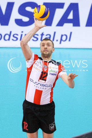  04.01.2015 RZESZOW <br />SIATKOWKA PLUS LIGA 2014/2015 MEN VOLLEYBALL POLAND POLISH PLUSLIGA LEAGUE SEASON 2014/2015 <br />MECZ ASSECO RESOVIA RZESZOW - ZAKSA KEDZIERZYN KOZLE<br />N/Z LUKASZ PERLOWSKI SYLWETKA<br /> 