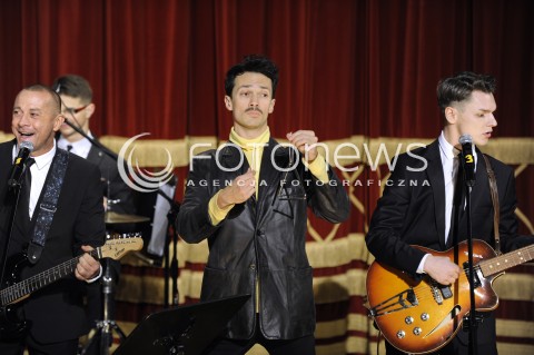  05.01.2015 WARSZAWA<br />PROBA MEDIALNA SPEKTAKLU CZLOWIEK DWOCH SZEFOW W TEATRZE KOMEDIA<br />N/Z TOMASZ DUTKIEWICZ RAFAL CIESZYNSKI MACIEJ RADEL<br /> 