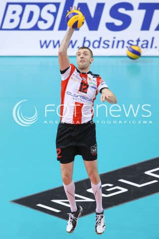  07.01.2015 RZESZOW <br />SIATKOWKA PUCHAR POLSKI SEZON 2014/2015 MEN VOLLEYBALL POLAND POLISH CUP SEASON 2014/2015  <br />MECZ ASSECO RESOVIA RZESZOW - AZS POLITECHNIKA WARSZAWSKA<br />N/Z LUKASZ PERLOWSKI SYLWETKA <br /> 