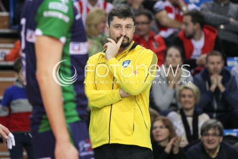  07.01.2015 RZESZOW <br />SIATKOWKA PUCHAR POLSKI SEZON 2014/2015 MEN VOLLEYBALL POLAND POLISH CUP SEASON 2014/2015  <br />MECZ ASSECO RESOVIA RZESZOW - AZS POLITECHNIKA WARSZAWSKA<br />N/Z JAKUB BEDNARUK - I TRENER ( HEAD COACH ) SYLWETKA <br /> 