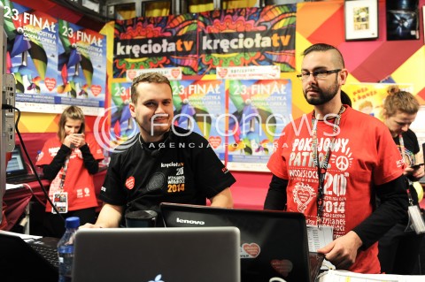  11.01.2015 WARSZAWA TVP2<br />23 FINAL WIELKIEJ ORKIESTRY SWIATECZNEJ POMOCY<br />N/Z WOLONTARIUSZE<br /> 