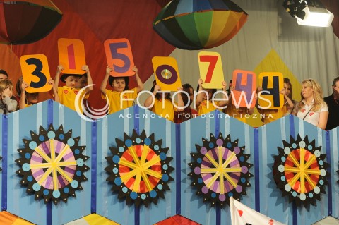  11.01.2015 WARSZAWA TVP2<br />23 FINAL WIELKIEJ ORKIESTRY SWIATECZNEJ POMOCY<br />N/Z LICZNIK UZBIERANEJ KWOTY WOLONTARIUSZE<br /> 